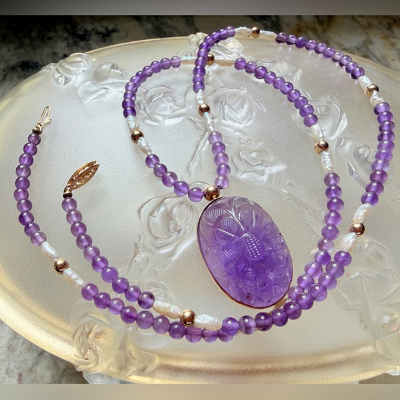 14K Gold Carved Amethyst Flower & Pearl Necklace - Organic Art Nouveau Aesthetic - Picture 3 of 14
